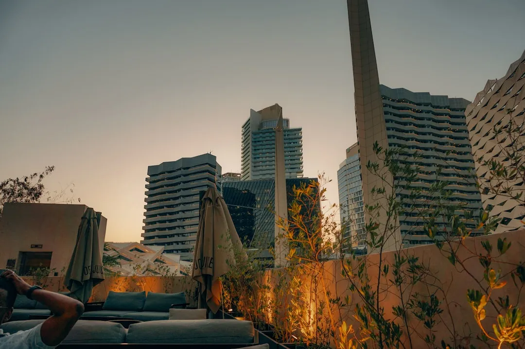 社交媒体运营行业趋势与重庆风效应广告互动策划服务创新实践